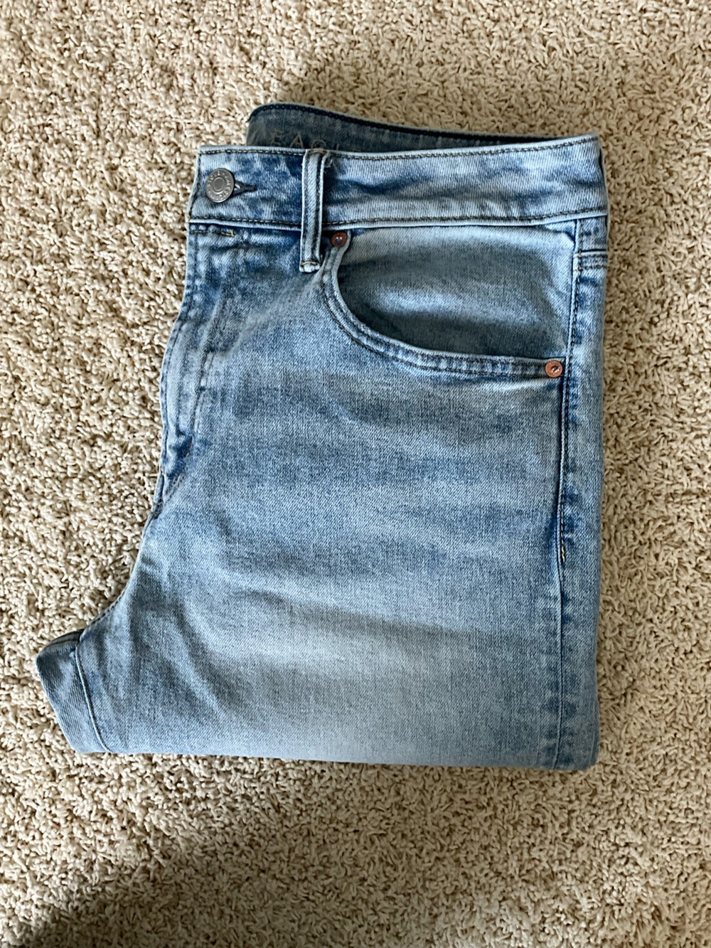 American Eagle Outfitters Light Wash Men’s Relaxed Jeans